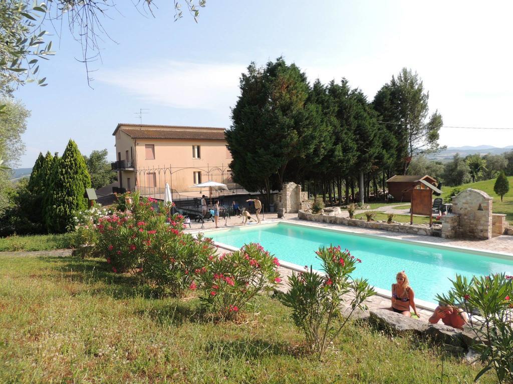 토티 Agriturismo Poponi 빌라 외부 사진